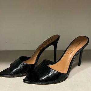 BCBG Maxazria Slip on heels sandals 7.5 Black